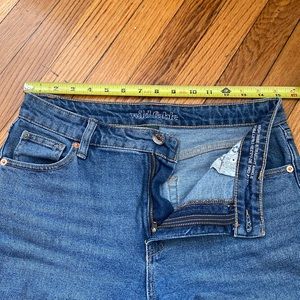 Straight leg with raw hem jeans